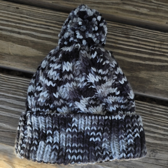 Columbia Beanie - Picture 4 of 10